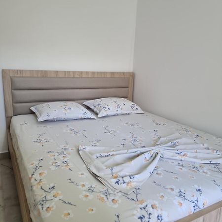 Rooms For Rent Durrës Esterno foto