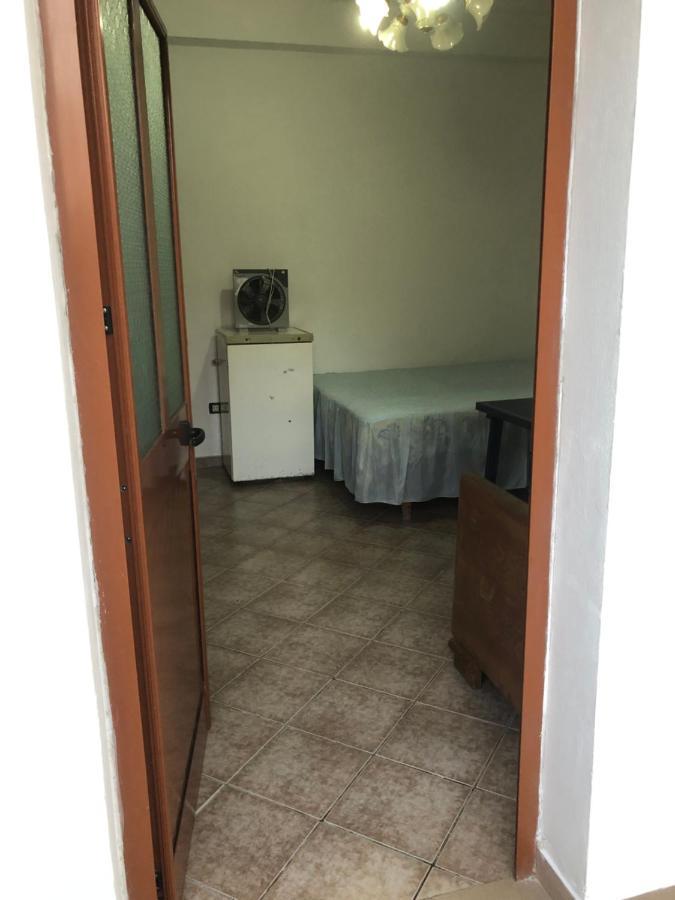 Rooms For Rent Durrës Esterno foto
