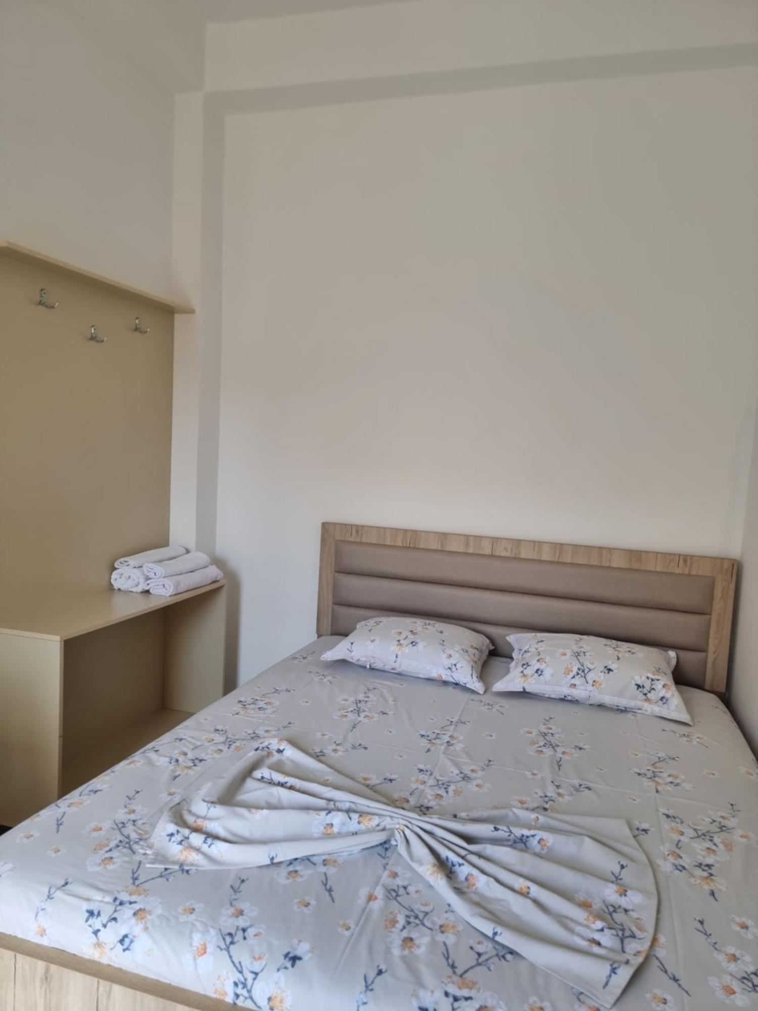 Rooms For Rent Durrës Esterno foto